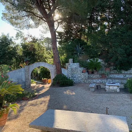 Le Ginestre Di Mare Villa *