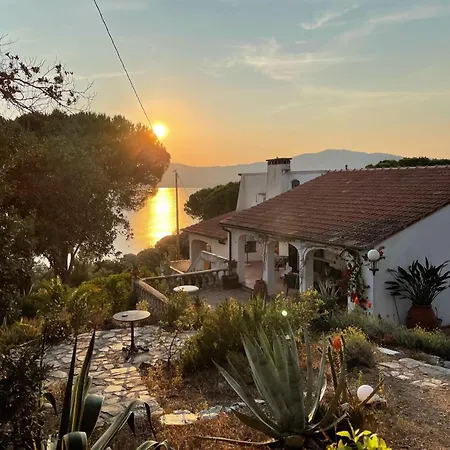 Le Ginestre Di Mare 别墅 *